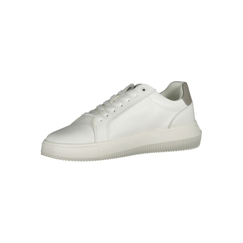 White Leather Men SneakerUnleash your stride with a touch of class in these sleek Calvin Klein sneakers. Designed for the modern urbanite, these shoes offer a perfect blend of sustainability and style, with a 50% recycled thermoplastic rubber sole. The wh