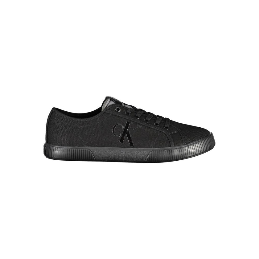 Black Cotton Men SneakerDiscover the ultimate fusion of eco-conscious fashion and sporty style with these Calvin Klein sneakers. Boldly designed with contrasting details and the brand’s iconic logo, these shoes embody a modern aesthetic that catches the e