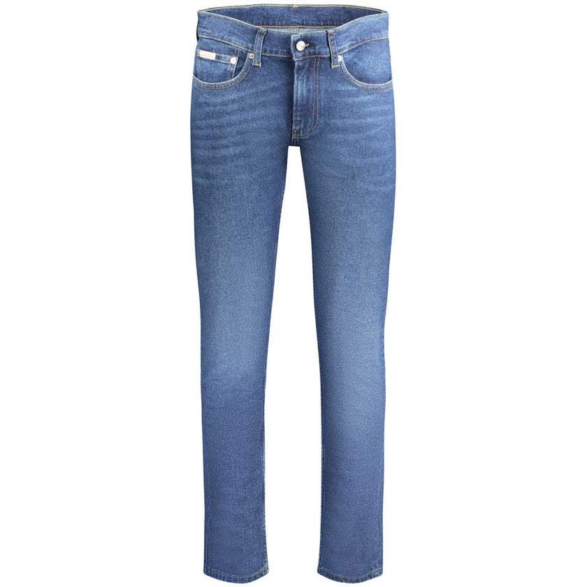 Blue Cotton Men JeansElevate your denim attire with Calvin Klein’s mastery in crafting jeans that are both sleek and comfortable. These slim-fit jeans boast a stylish and enduring five-pocket design, seamlessly blending functionality with fashion. Secured