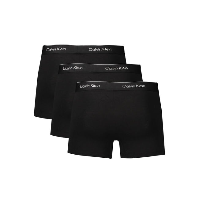 Black Cotton Men UnderwearUnleash effortless style even in the most intimate of ensembles with Calvin Klein’s tri-pack of boxer briefs. Crafted with 95% regenerative cotton, these sleek black boxers offer comfort that conforms to your every move, featurin