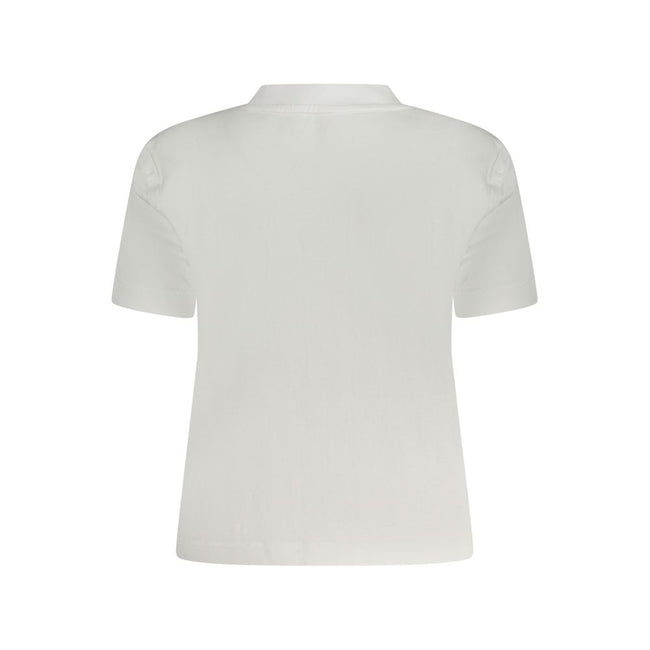 White Cotton Women T-ShirtEmbrace effortless sophistication with Calvin Klein’s pristine white T-shirt. Defined by its crisp crew neck and striking logo print, this short sleeve top marries casual charm with iconic brand identity. Tailored from premium co