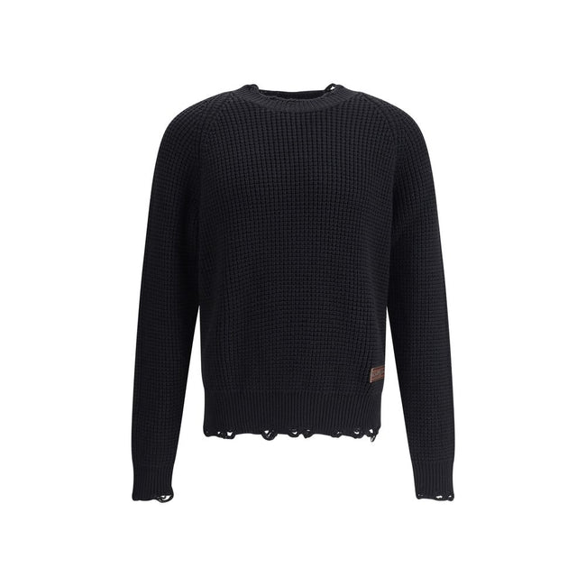 Black Wool SweatshirtDsquared2’s wool Sweater features a vintage design with a slightly worn effect that lends character and personality to the garment. Featuring a classic crew neck, ribbed cuffs and hem, it offers a comfortable fit and a refined look. R