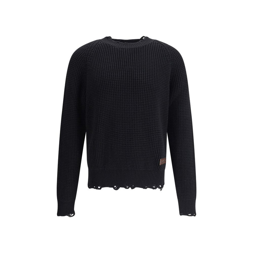 Black Wool SweatshirtDsquared2’s wool Sweater features a vintage design with a slightly worn effect that lends character and personality to the garment. Featuring a classic crew neck, ribbed cuffs and hem, it offers a comfortable fit and a refined look. R