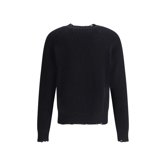 Black Wool SweatshirtDsquared2’s wool Sweater features a vintage design with a slightly worn effect that lends character and personality to the garment. Featuring a classic crew neck, ribbed cuffs and hem, it offers a comfortable fit and a refined look. R
