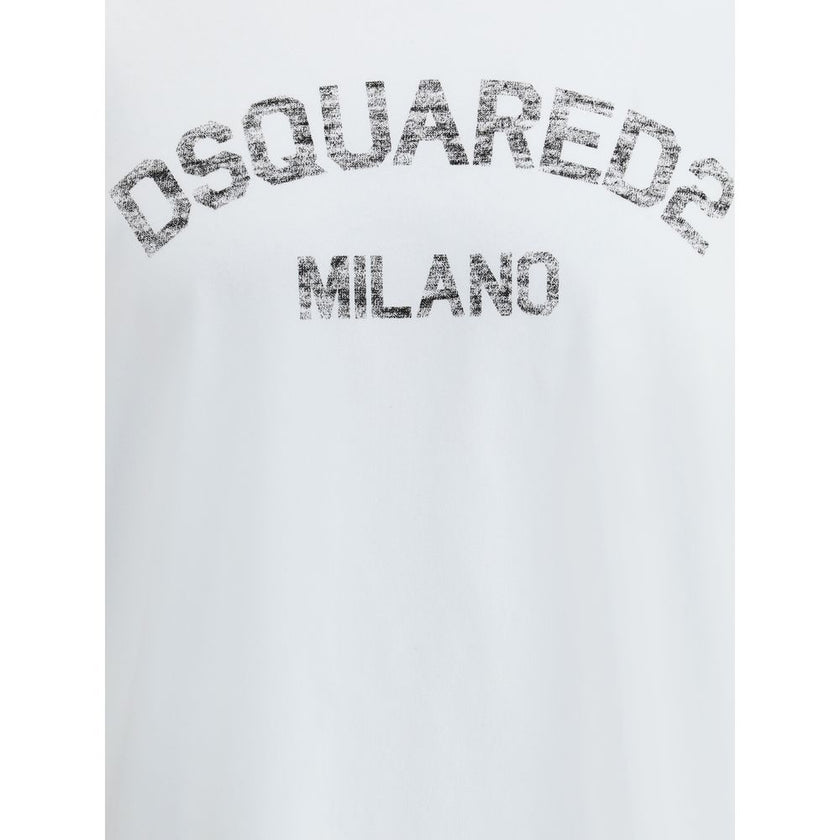 White Cotton T-ShirtDsquared2’s cotton T-Shirt is an essential garment with an urban, contemporary style. Made from soft cotton, it features a ribbed crew neck for comfort and durability. Printed on the front is the brand’s iconic contrasting monogram, a