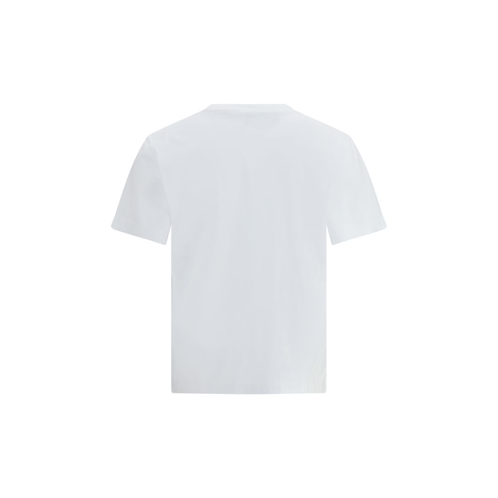 White Cotton T-ShirtDsquared2’s cotton T-Shirt is an essential garment with an urban, contemporary style. Made from soft cotton, it features a ribbed crew neck for comfort and durability. Printed on the front is the brand’s iconic contrasting monogram, a