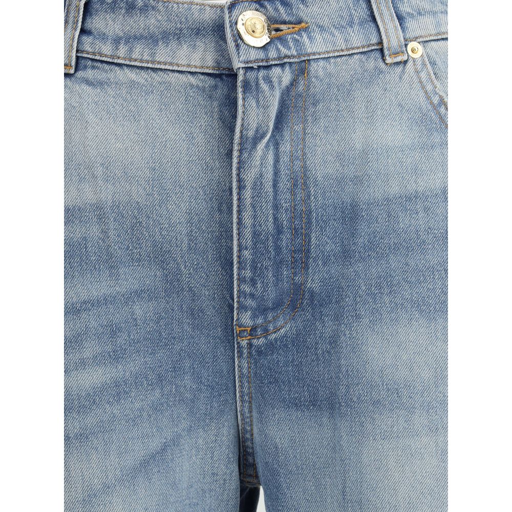 Blue Cotton Flared JeansBalmain’s Flare Jeans revisit a denim classic with iconic details and a sleek silhouette. The five-pocket style is enriched with a waistband with belt loops, including a distinctive triple loop at the back. The front closure is enh