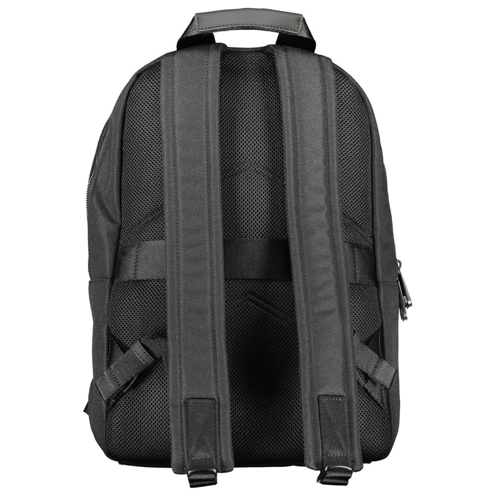 Black Polyester Backpackbackpack 1 handle, adjustable straps, 1 external pocket, contrasting details, zip closure, logo, 100% recycled polyesterBlack Polyester Backpack${tagsCalvin KleinAulae Black Polyester Backpack Calvin KleinAulae Black Polyester Back