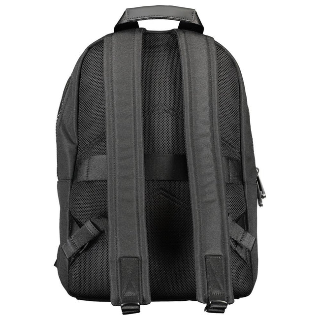 Black Polyester Backpackbackpack 1 handle, adjustable straps, 1 external pocket, contrasting details, zip closure, logo, 100% recycled polyesterBlack Polyester Backpack${tagsCalvin KleinAulae Black Polyester Backpack Calvin KleinAulae Black Polyester Back