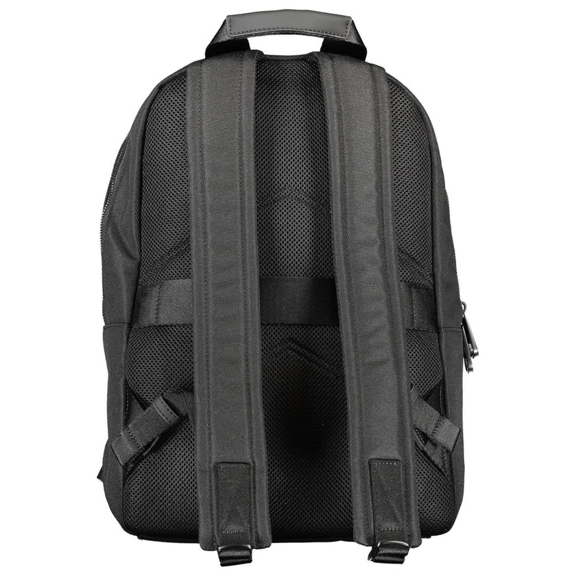 Black Polyester Backpackbackpack 1 handle, adjustable straps, 1 external pocket, contrasting details, zip closure, logo, 100% recycled polyesterBlack Polyester Backpack${tagsCalvin KleinAulae Black Polyester Backpack Calvin KleinAulae Black Polyester Back
