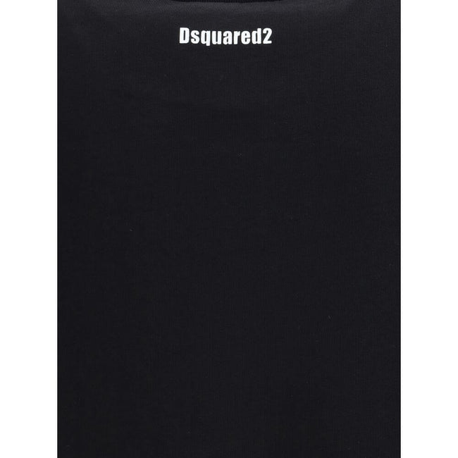 Black Cotton T-ShirtDsquared2’s T-Shirt is a casual piece with a strong character, made from cotton and finished with a classic ribbed crew neck. The contrasting Obsessed2 print stands out on the front and the iconic signature on the back adds a graphic a