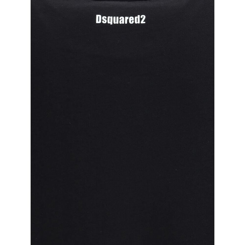 Black Cotton T-ShirtDsquared2’s T-Shirt is a casual piece with a strong character, made from cotton and finished with a classic ribbed crew neck. The contrasting Obsessed2 print stands out on the front and the iconic signature on the back adds a graphic a