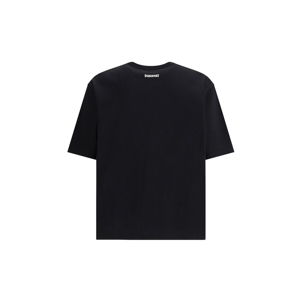 Black Cotton T-ShirtCotton T-Shirt by Dsquared2 features a ribbed crew neck for optimal comfort. It features the iconic contrasting monogram on both the front and back, giving the garment a distinctive and contemporary look. Perfect for casual style with