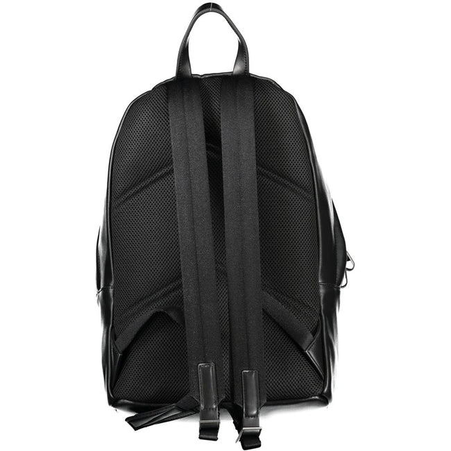 Black Polyester BackpackBACKPACK 1 HANDLE, ADJUSTABLE STRAPS, 1 EXTERNAL POCKET, 1 LAP-TOP COMPARTMENT, 1 INTERNAL POCKET, CONTRASTING DETAILS, ZIP CLOSURE, LOGO, 50% RECYCLED POLYESTERBlack Polyester Backpack${tagsCalvin KleinAulae Black Polyester Backpa