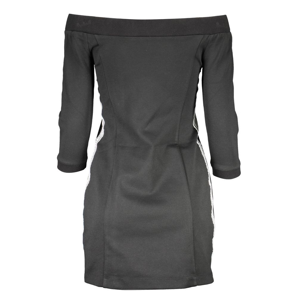 Black Polyester Dressshort dress, neckline that leaves the shoulders bare, 3/4 sleeves, contrasting details, logoBlack Polyester Dress${tagsCalvin KleinAulae Black Polyester Dress Calvin KleinAulae Black Polyester Dress short dress, neckline that leaves t
