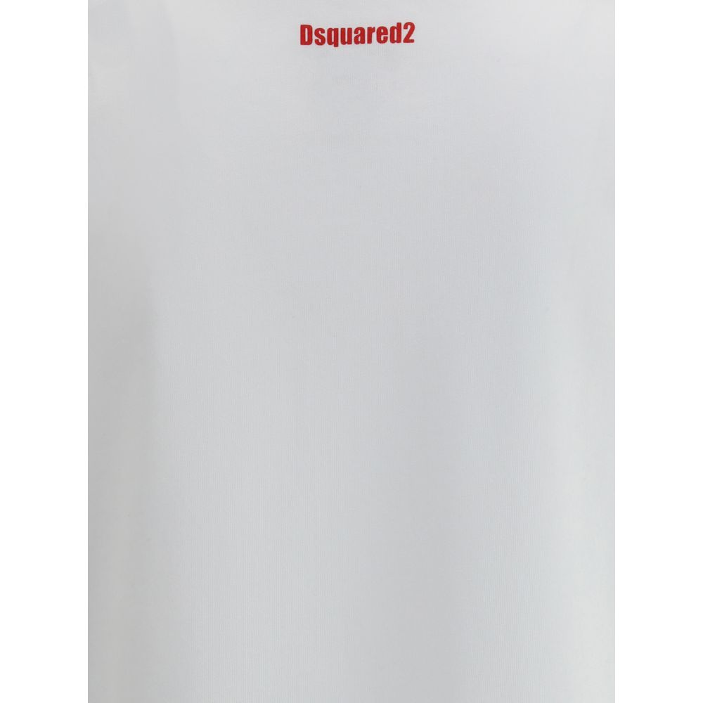 White Cotton T-ShirtDsquared2’s T-Shirt is a casual piece with a strong character, made from cotton and finished with a classic ribbed crew neck. The contrasting Obsessed2 print stands out on the front and the iconic signature on the back adds a graphic a