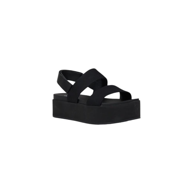 Black Organic Cotton Platform SandalsBrand: Calvin Klein Jeans Gender: Women Type: Sandals Season: Spring/Summer Color: black Fastening: buckle/bow Article code: YW0YW01788 Composition: 60% Organic Cotton Material: Fabric upper synthetic sole Size on Tag:
