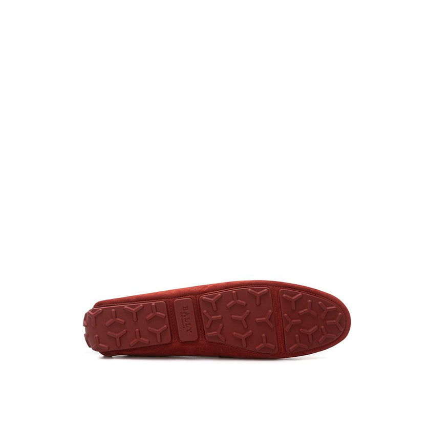 Bordeaux Leather MoccassinBally Bordeaux suede leather penny loafer. Round toe, tone-on-tone topstitching, rubber sole, rubber insert at back with engraved logo. Suede band on front. Non-slip rubber band outsole. Composition:100% Leather-Sku inside:24GEN5