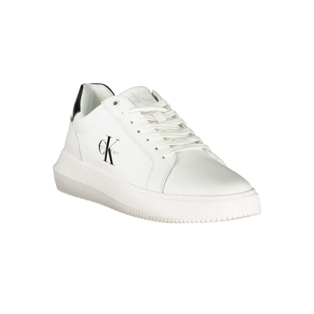 White Leather Men SneakerStep into the vanguard of street style with these Calvin Klein sneakers. Meticulously crafted for the modern man, they boast contrasting black accents and a bold logo detail that sets you apart from the crowd. The removable footbe