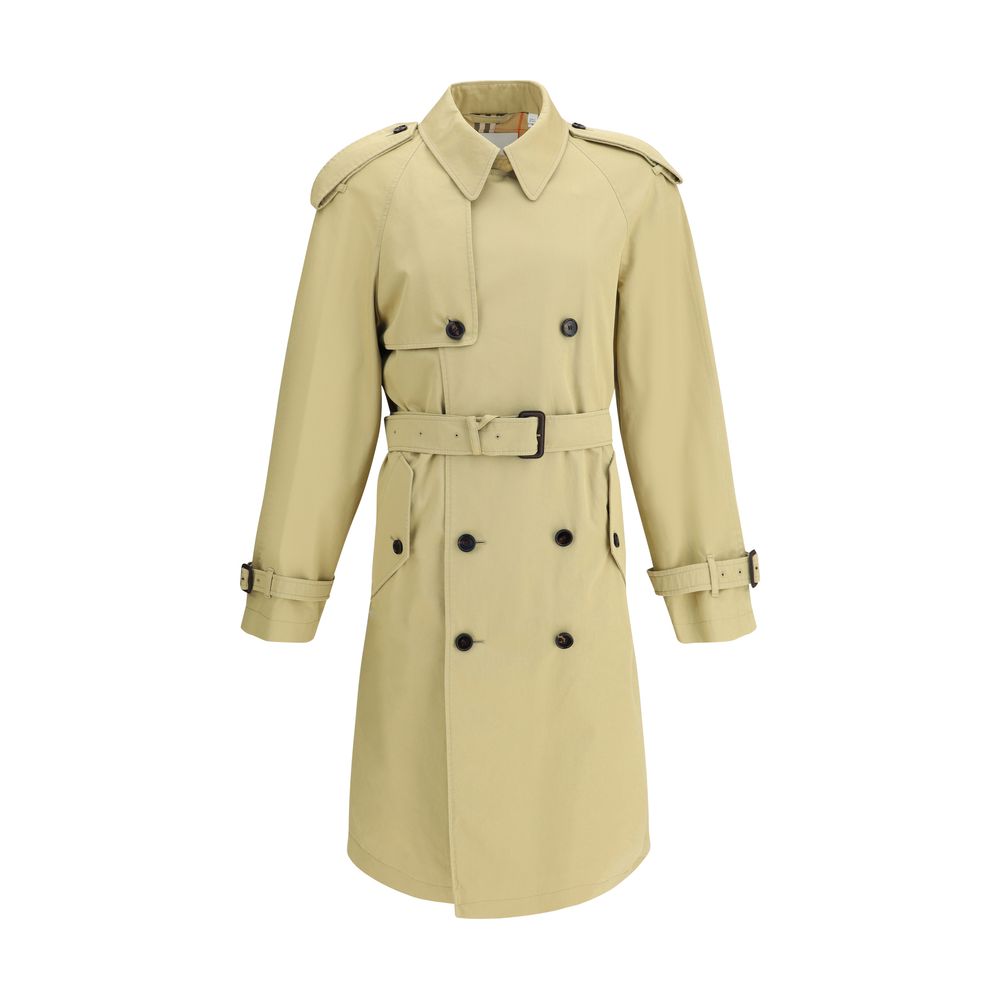 Beige Cotton CoatBurberry’s medium cotton gabardine Trench Coat is an iconic garment with a refined and functional design. Featuring raglan sleeves, double-breasted closure, epaulettes, chin strap and belt with a B-shaped buckle, it combines elegance and