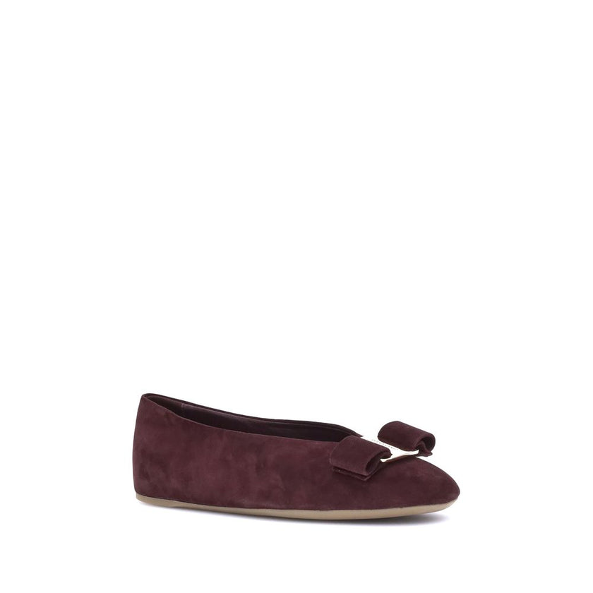 Bordeaux Goatskin Ballet FlatsFerragamo’s Vara bow Ballerinas embody the brand’s new feminine energy. The impeccably cut upper and iconic oversized Vara bow make them unique. The ultra-flat, relaxed sole ensures maximum versatility, perfect for any occasi