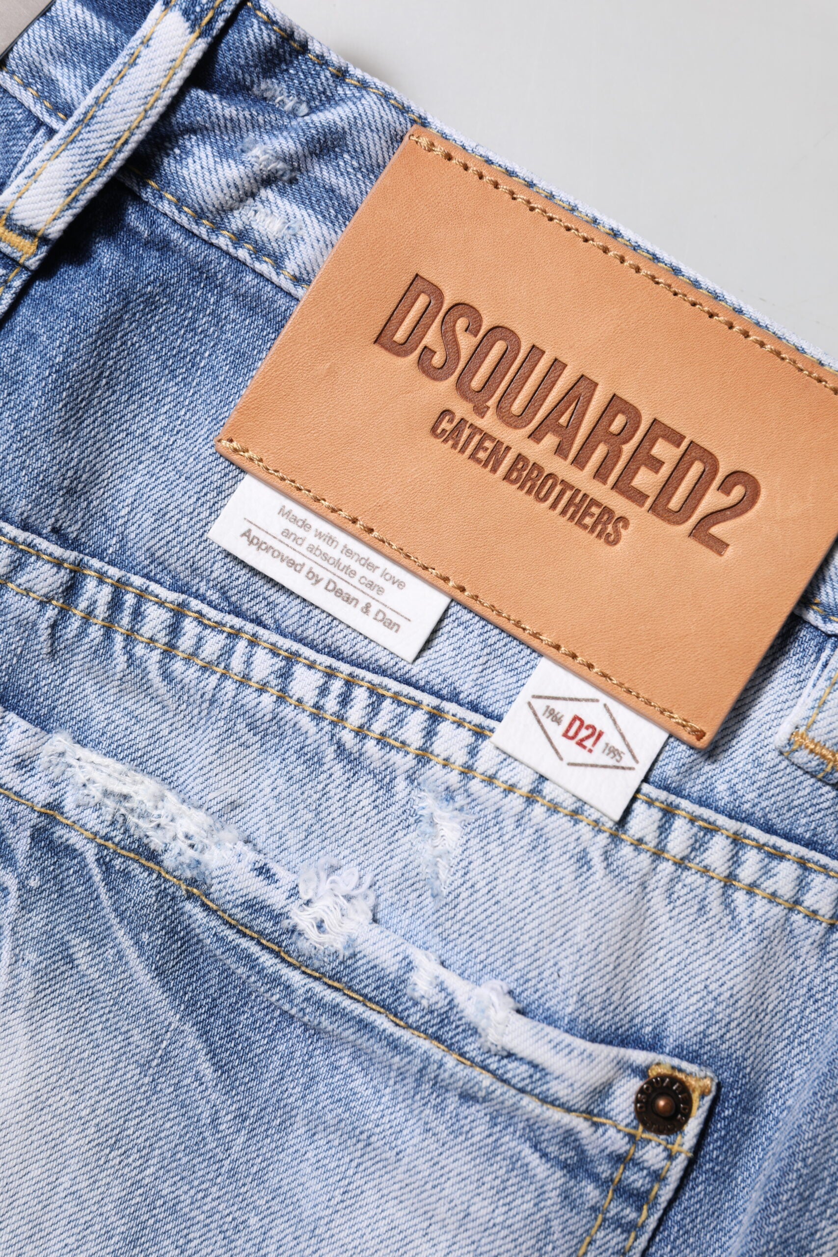 Blue Washed High Waist Wide Leg JeansDSQUARED2 Gorgeous brand new, 100% Authentic DSQUARED2 wide leg denim jeans. Model: High Waist Jeans Color: Blue Washed Material: 100% Cotton Button closure Logo detailsBlue Washed High Waist Wide Leg Jeans${tagsDsquar