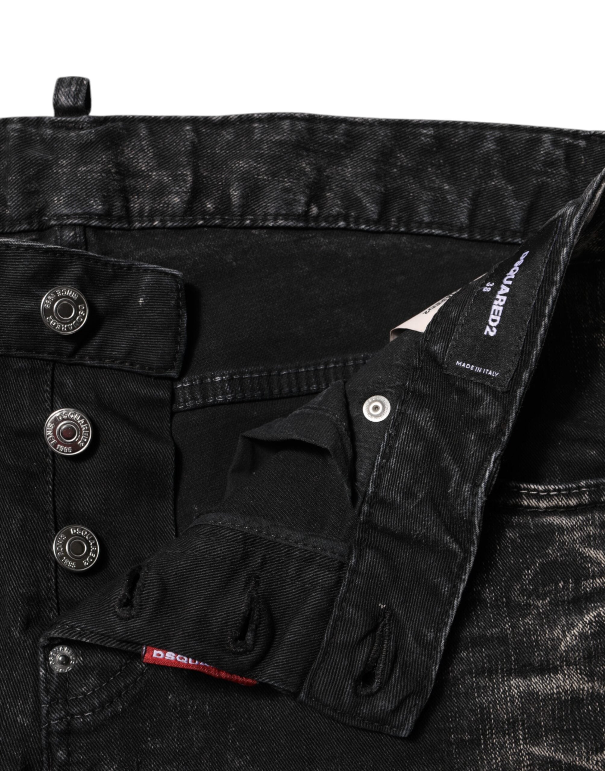 Black Washed Mid Waist Tapered Denim JeansDSQUARED2 Gorgeous brand new, 100% Authentic DSQUARED2 mid waist denim jeans. Model: Mid Waist Jeans Color: Black Washed Material: 98% Cotton 2% Elastane Button closure Logo detailsBlack Washed Mid Waist Tapered D