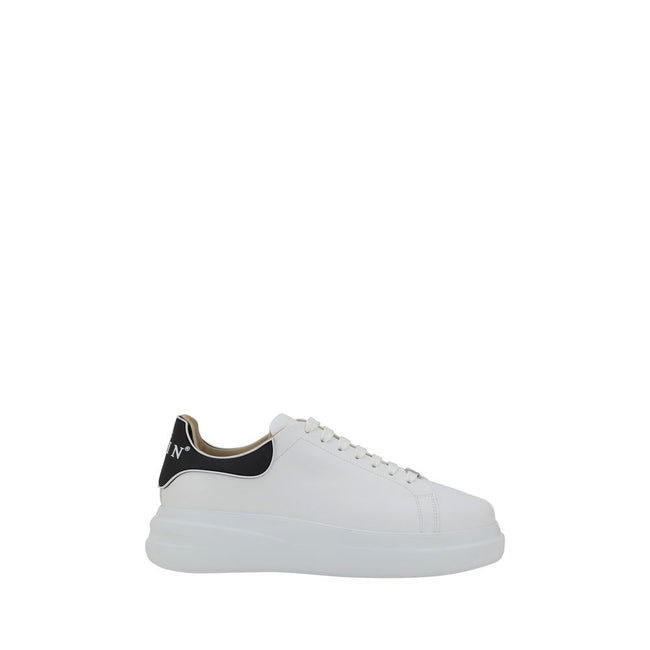 White Rubber Low Top SneakersPhilipp Plein’s leather Sneakers combine elegance and boldness with their distinctive design. The front lace-up closure ensures a secure fit, while the round toe offers comfort and practicality. The iconic contrasting monogram