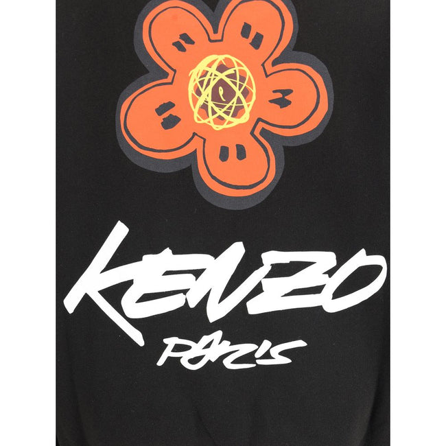 Black Cotton SweatshirtKenzo’s Futura Sweatshirt combines comfort and graphic character in an essential yet striking design. Featuring a ribbed crew neck, hem and cuffs, it offers a comfortable, structured fit. The contrasting Kenzo signature print on the