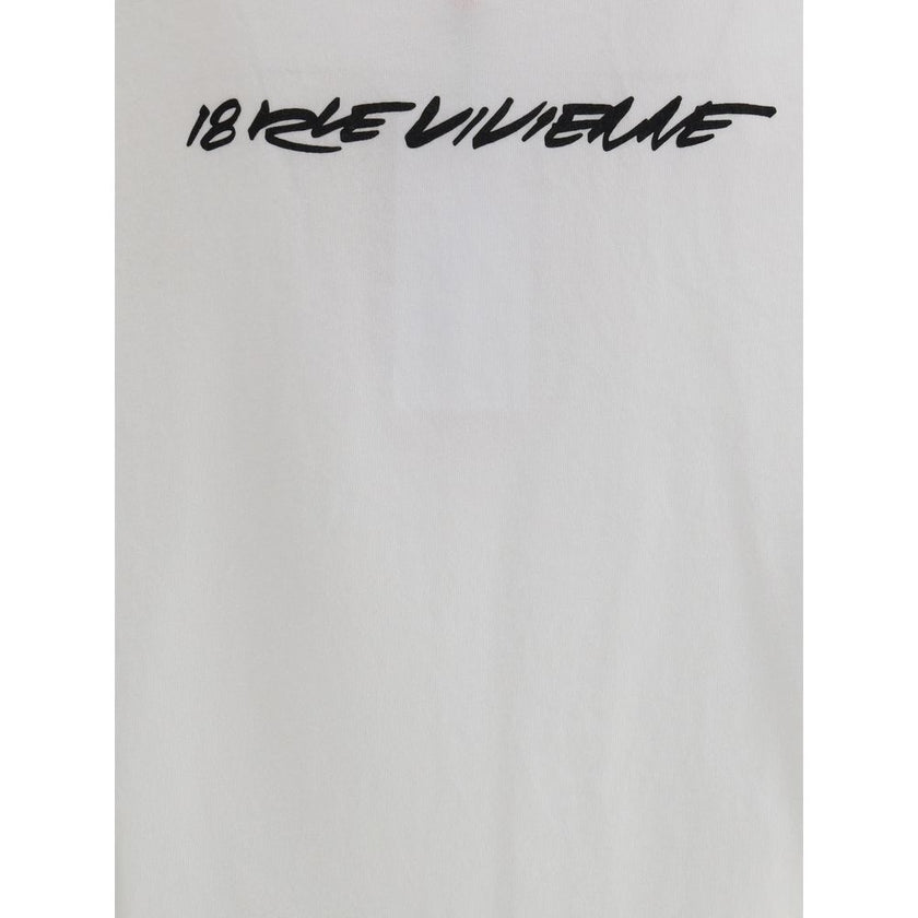 White Cotton T-ShirtKenzo’s cotton T-Shirt is an essential garment with a strong character. Made from pure cotton, it features a ribbed crew neck that ensures comfort and durability. What makes it unique is the iconic Kenzo signature printed in contrast o