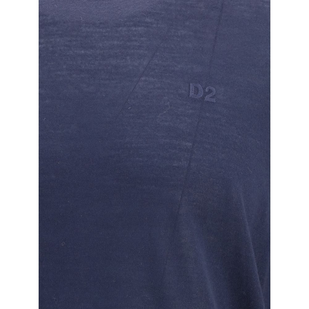 Blue Fleece Wool SweatshirtVirgin wool Sweater by Dsquared2 features a ribbed crew neck for optimal comfort. It features the iconic D2 logo embroidered on the front, adding a distinctive detail. Ribbed cuffs and hem complete the garment for a snug and nea