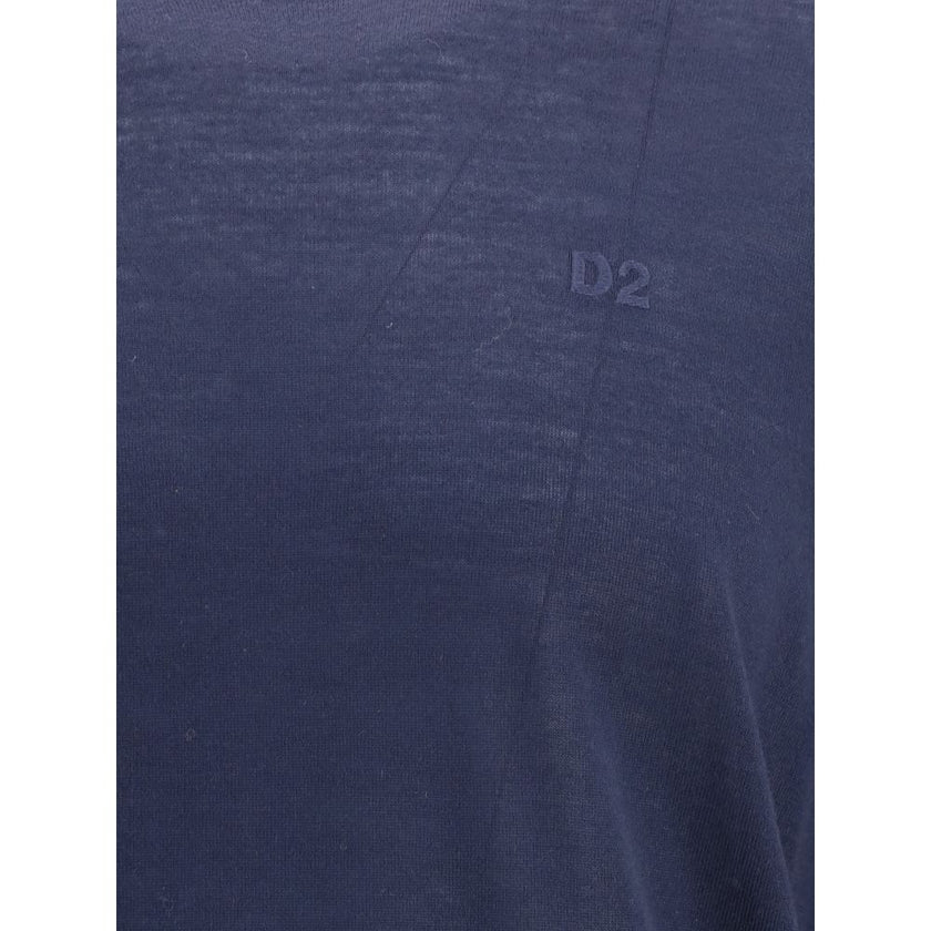 Blue Fleece Wool SweatshirtVirgin wool Sweater by Dsquared2 features a ribbed crew neck for optimal comfort. It features the iconic D2 logo embroidered on the front, adding a distinctive detail. Ribbed cuffs and hem complete the garment for a snug and nea