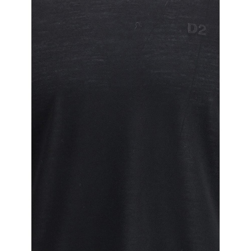 Black Fleece Wool SweatshirtVirgin wool Sweater by Dsquared2 features a ribbed crew neck for optimal comfort. It features the iconic D2 logo embroidered on the front, adding a distinctive detail. Ribbed cuffs and hem complete the garment for a snug and ne