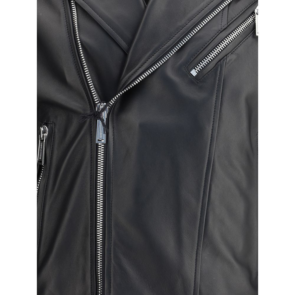 Black Calf Leather Bos Taurus Biker JacketDsquared2’s Kiodo leather Jacket features a lapel collar and a double-breasted, double-slider zipper closure. The functional design includes two zippered pockets, a heart point pocket also zippered, and zippered s