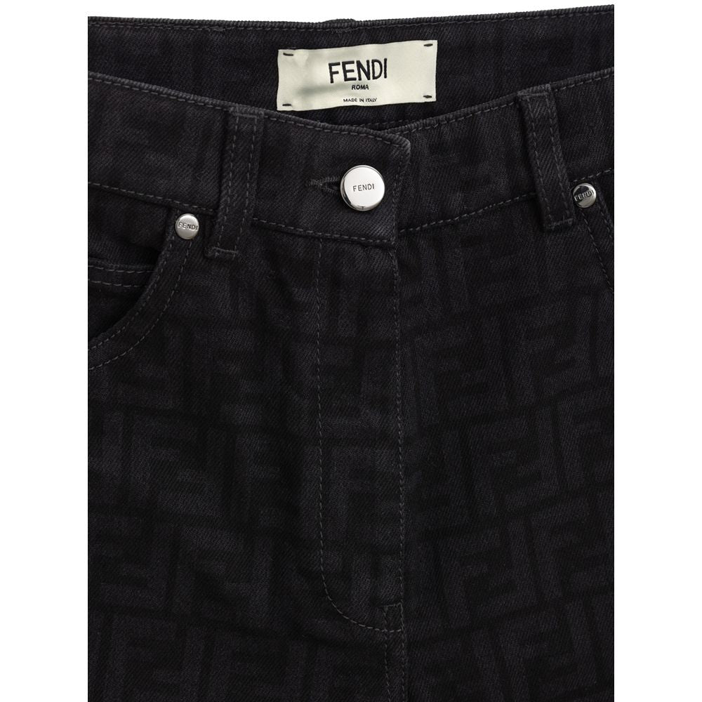 Black Cotton Slim Fit JeansBlack Fendi Logo Jacquard Jeans. In Black Cotton, five pockets, button and covered zipper closure, on back leather tag with engraved logo. Tone-on-tone allover logo printed all over the pants. Slim fit. Sku Brand : FLP851AT1B It