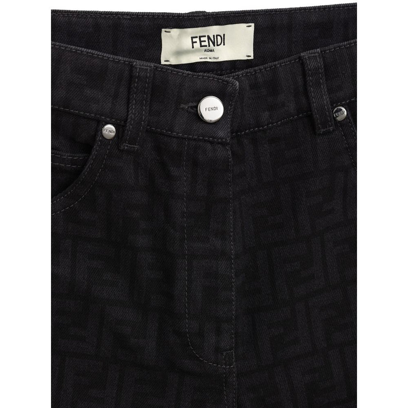 Black Cotton Slim Fit JeansBlack Fendi Logo Jacquard Jeans. In Black Cotton, five pockets, button and covered zipper closure, on back leather tag with engraved logo. Tone-on-tone allover logo printed all over the pants. Slim fit. Sku Brand : FLP851AT1B It
