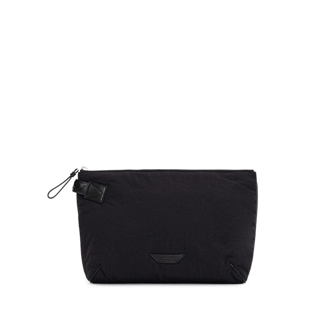 Black Nylon Clutch BagBottega Veneta Black Nylon Light Paper Clutch. Padded nylon clutch bag, top zip opening and leather pull. Single compartment, inside pocket. Leather tag with tone-on-tone printed logo, removable leather handle with woven motif. Compo