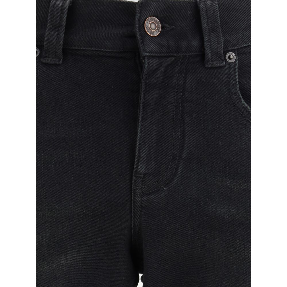 Black Cotton Bootcut JeansBalenciaga’s cotton Jeans combine contemporary design and distinctive details. Featuring a front zipper and button closure, they feature belt loops and a slim fit bootcut pattern that flatters the figure. The five-pocket cut is c