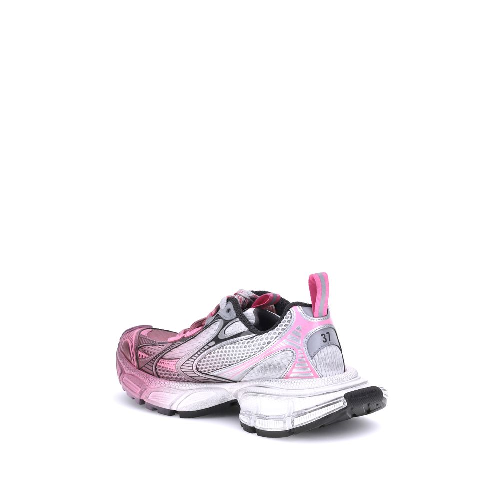 Multicolor Rubber Athletic SneakersBalenciaga’s 3XL Toe Spray Sneakers are distinguished by their worn-in effect that recalls the brand’s urban and intentionally lived-in aesthetic. The oversize design is enhanced by distinctive details such as the Balenc