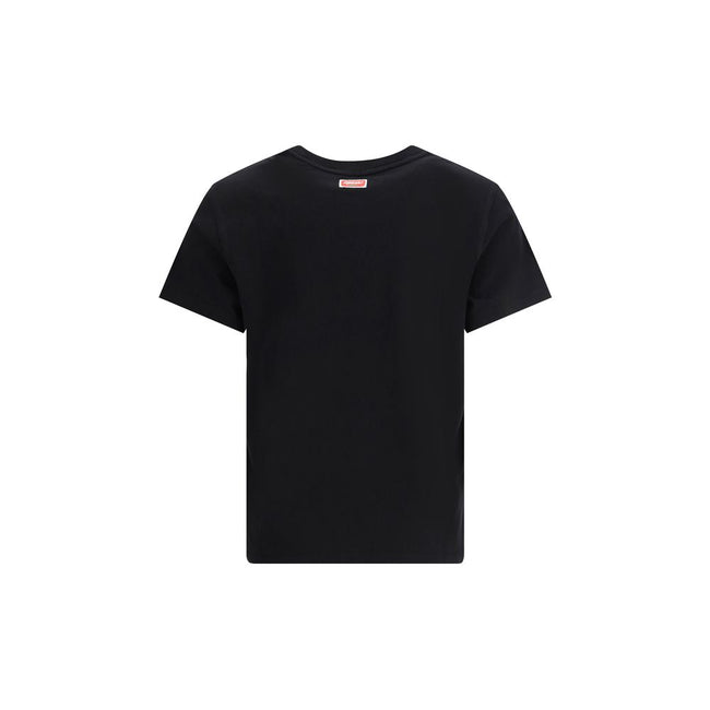 Black Cotton T-ShirtKenzo’s Futura T-Shirt is an iconic garment that combines simplicity and visual identity. Made of soft cotton, it features a ribbed crew neck and an essential fit. On the front, the iconic Kenzo signature and the house’s iconic flower