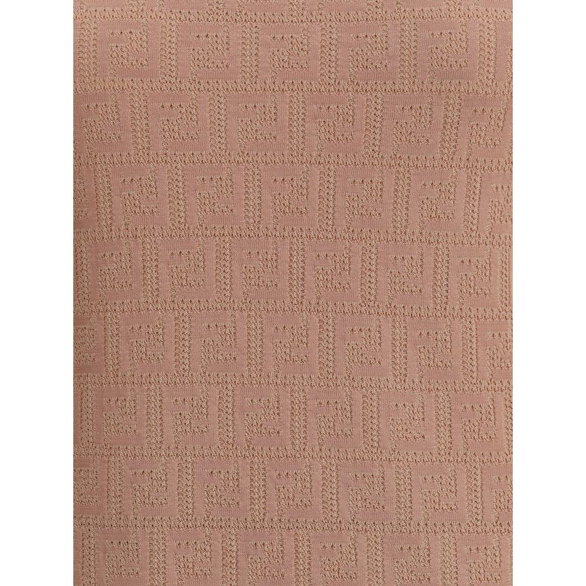 Multicolor Cotton Casual DressFendi’s midi Dress is a celebration of elegance and femininity with a distinctive twist. Featuring a fitted silhouette, it features a crew neck and short sleeves for an essential and refined look. Made from a blend of cotton