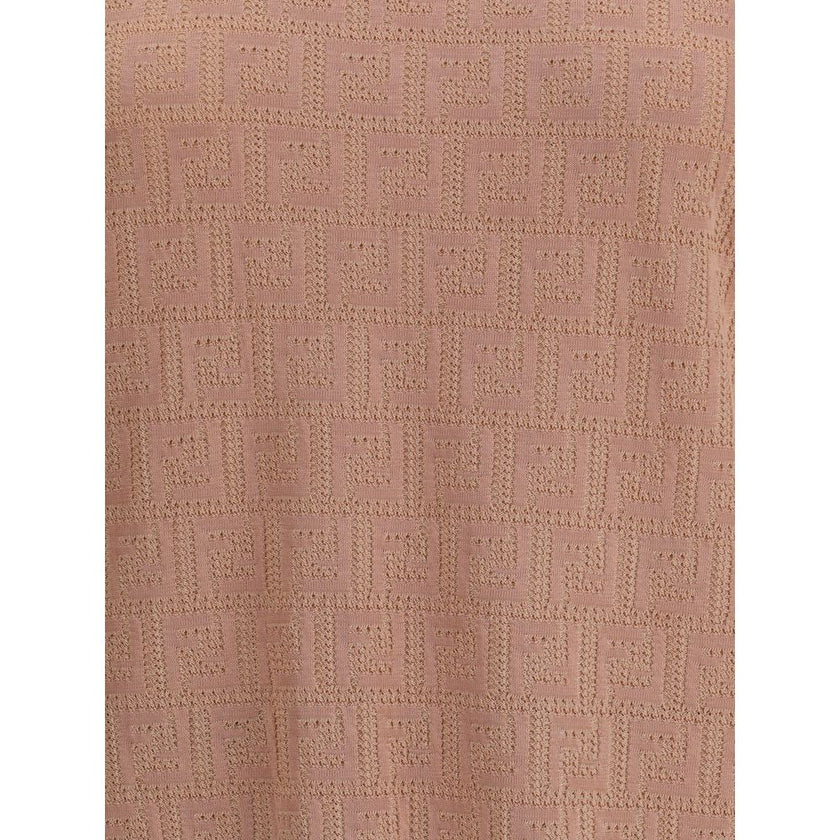 Multicolor Viscose T-ShirtFendi’s cotton T-Shirt represents the perfect meeting of comfort and iconic style. Made from high-quality cotton, it features a ribbed crew neck and hem with side slits, lending versatility to the design. The knit weave with the