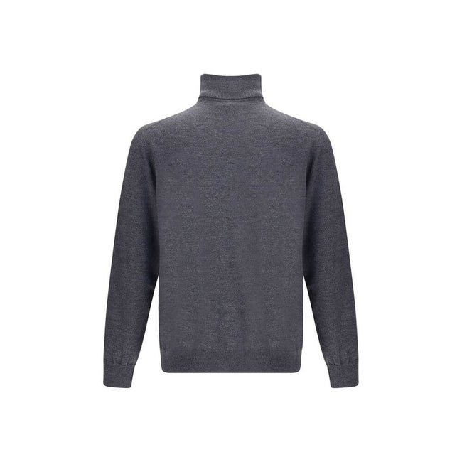 Gray Wool TurtleneckWool turtleneck Sweater by Etro features a ribbed high neck that ensures warmth and comfort. The garment features a tone-on-tone embroidered Pegasus logo on the front, a refined detail that recalls the brand’s distinctive identity. Com