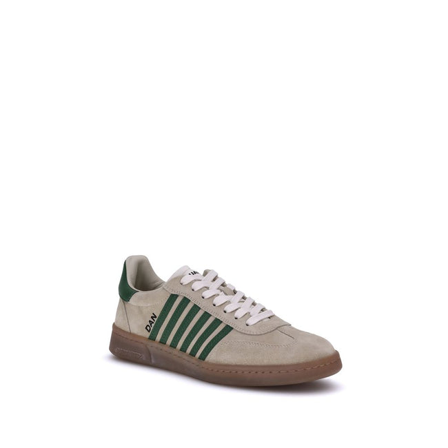 Green Calf Leather Bos Taurus Low Top SneakersDsquared2’s leather Boxer Sneakers combine comfort and urban style. The suede design, with a contrasting flat sole, offers a contemporary, on-trend look. Leather label detail on the heel adds a touch of unders