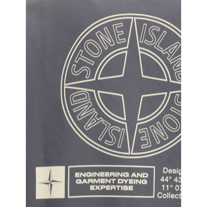 Logo SweatshirtThe Stone Island Logo Sweatshirt features a ribbed collar and ribbed cuffs and bottom band for a comfortable and defined fit. A small Stone Island logo printed in the center of the chest stands out on the front, while the famous Stone Islan