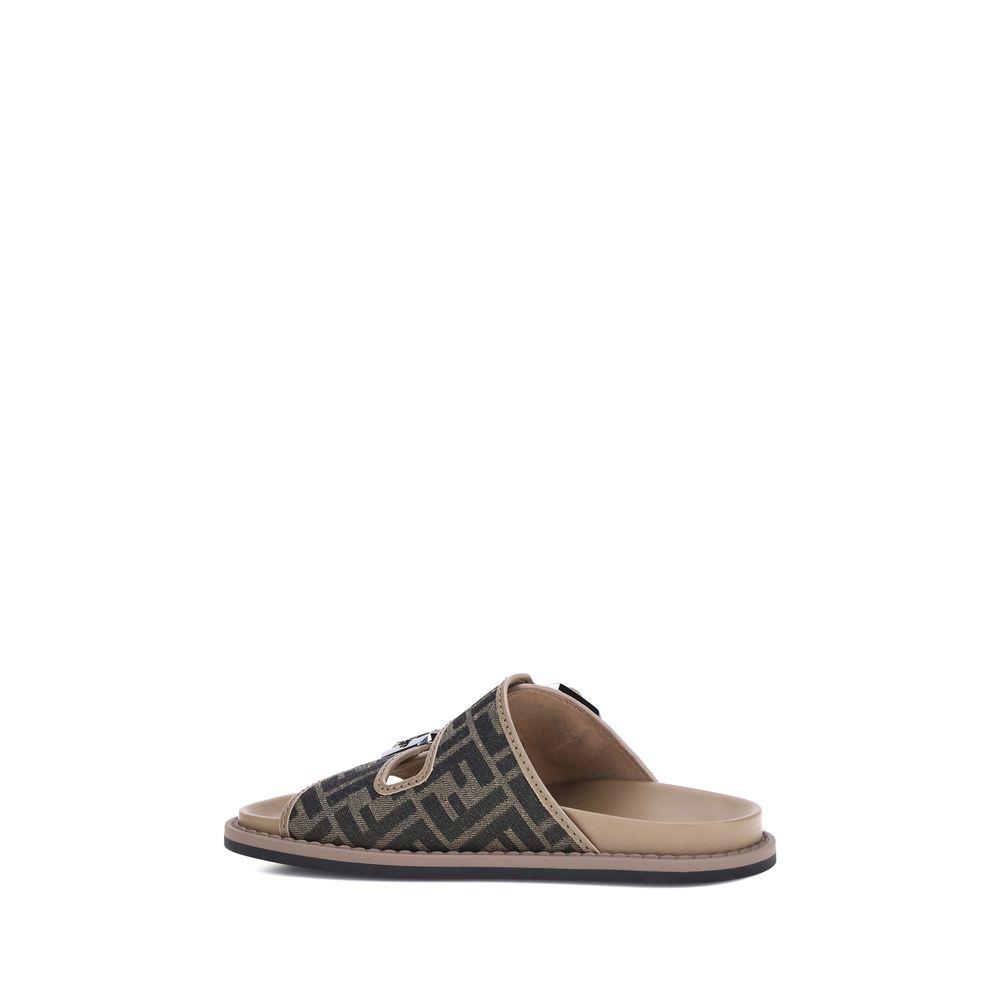 Braune Leder-Flachsandalen mit verstellbaren Riemen
