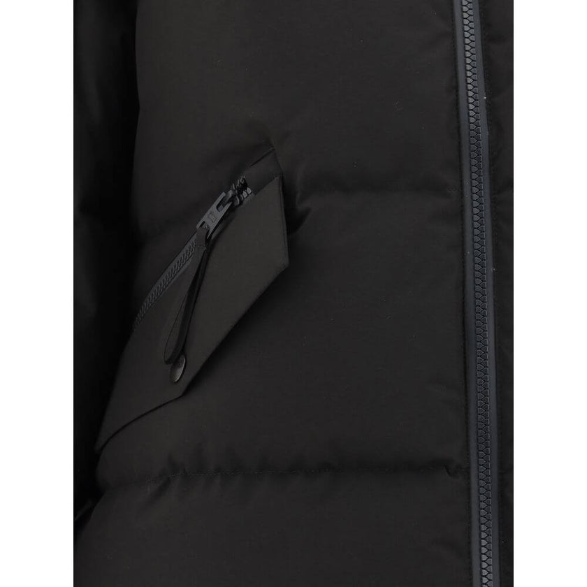 Black Polyester CoatDown Jacket by Woolrich, high collar, double-slider front zipper closure, two front patch flap pockets, two slit pockets with zipper on front panel, elasticized cuffs, adjustable hem with inside drawstring, vertical zipper on inside sl
