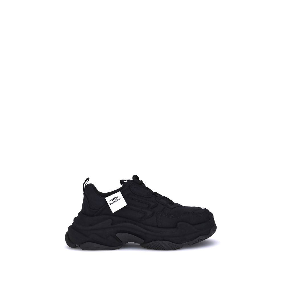 Black Fabric Chunky SneakersFabric Sneakers by Balenciaga, a contemporary model that combines comfort and bold style. Characterized by a round toe and a front lace-up closure, they feature pull tabs on the tongue and heel for easy on and off. The logo pri