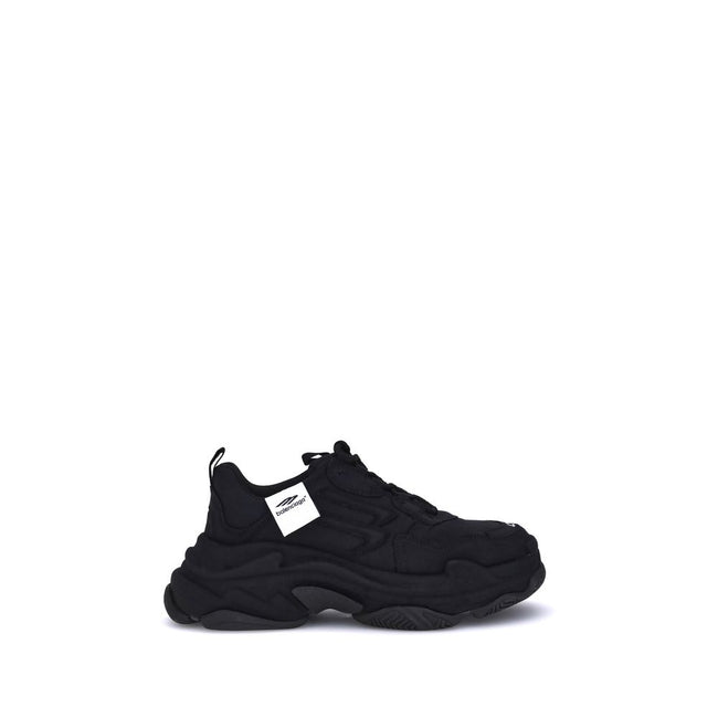 Black Fabric Chunky SneakersFabric Sneakers by Balenciaga, a contemporary model that combines comfort and bold style. Characterized by a round toe and a front lace-up closure, they feature pull tabs on the tongue and heel for easy on and off. The logo pri