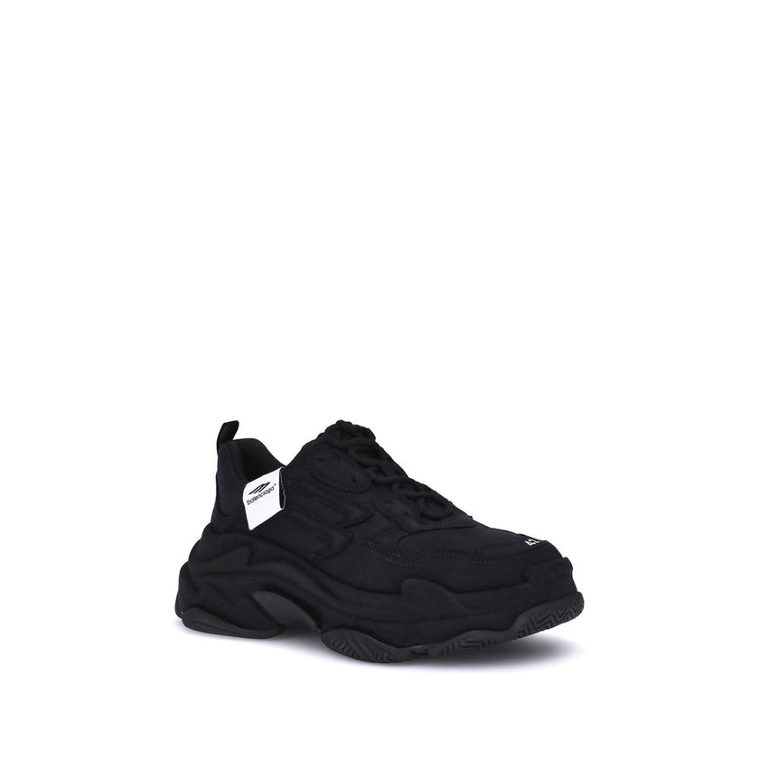 Black Fabric Chunky SneakersFabric Sneakers by Balenciaga, a contemporary model that combines comfort and bold style. Characterized by a round toe and a front lace-up closure, they feature pull tabs on the tongue and heel for easy on and off. The logo pri